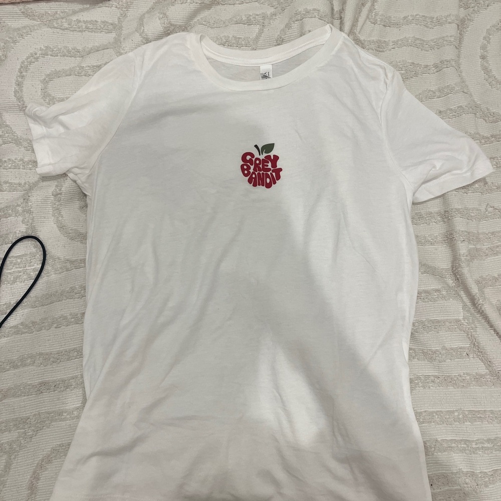 Grey bandit apple t shirt